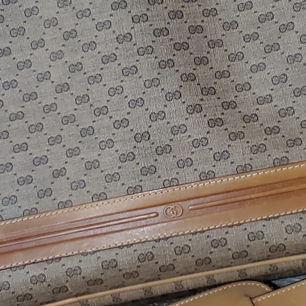 Gucci Tan and Brown Monogram Bag - Picture 2 of 16
